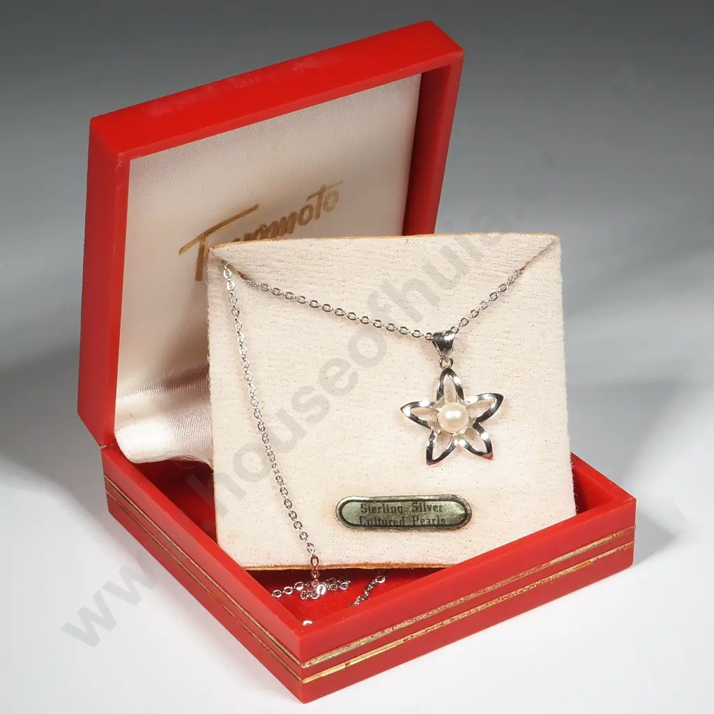 Boxed Toyomoto Sterling Silver Chain & Cultured Pearl Pendant. Image 1++