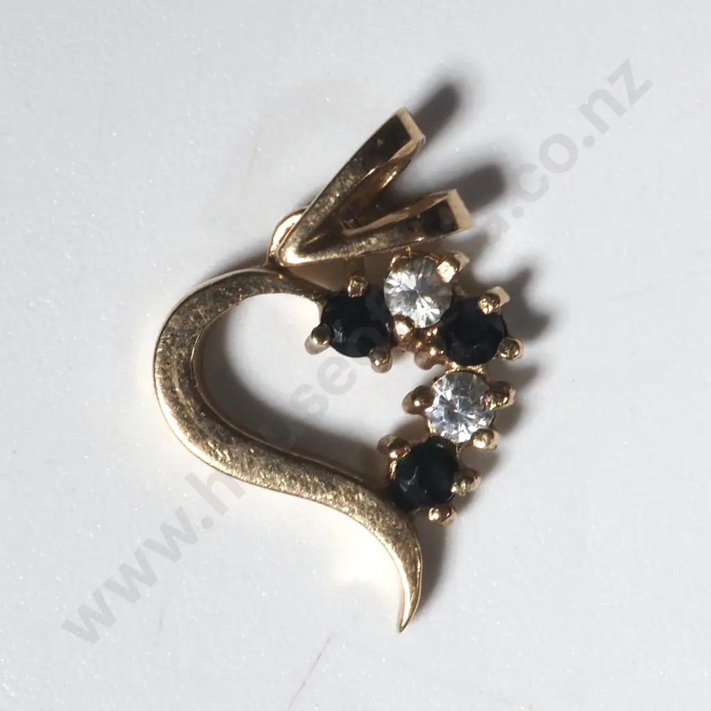 9ct Gold Sapphire Pendant Image 1++