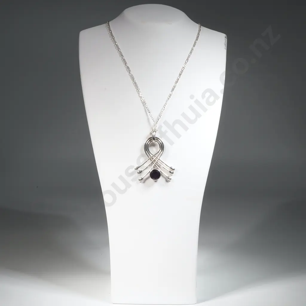 Sterling Silver Amethyst Pendant & Chain. Image 1++