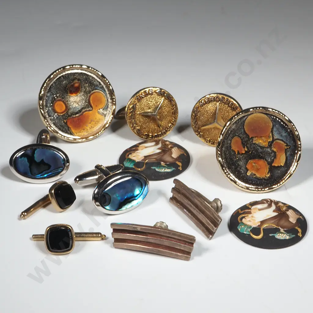 Collection Of  Vintage Cuff Links Including Mercedes Cufflinks  Image 1++