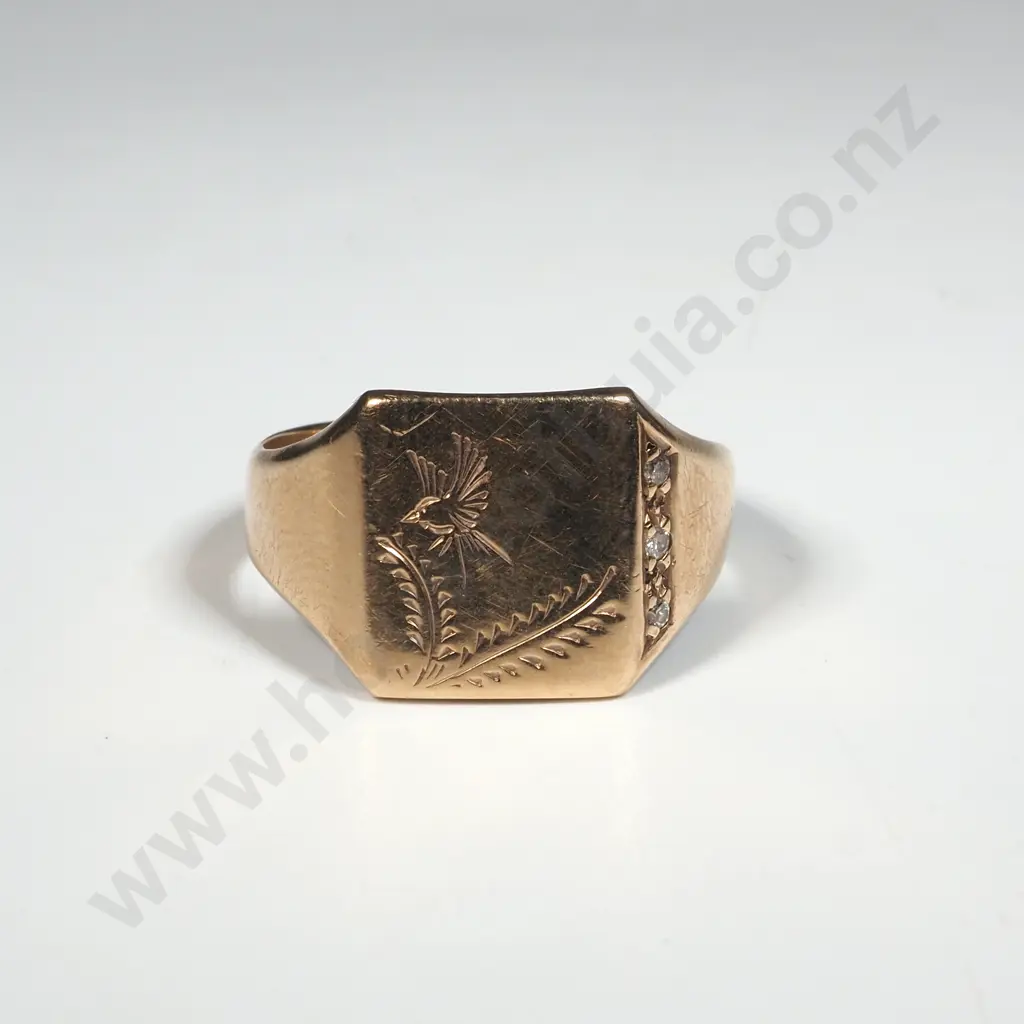 9ct Gold Signet Ring Image 1++