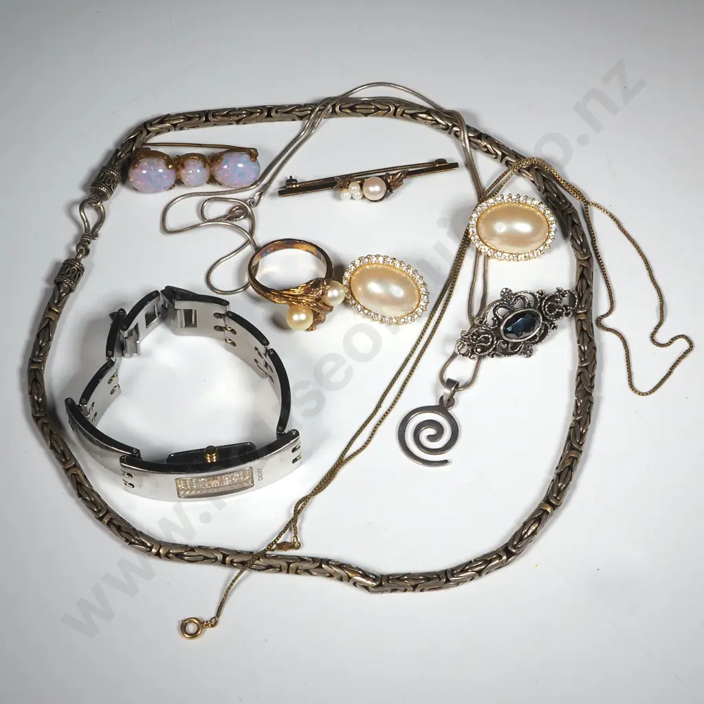 Assorted Costume Jewellery w Two Sterling Silver Items Image 1++