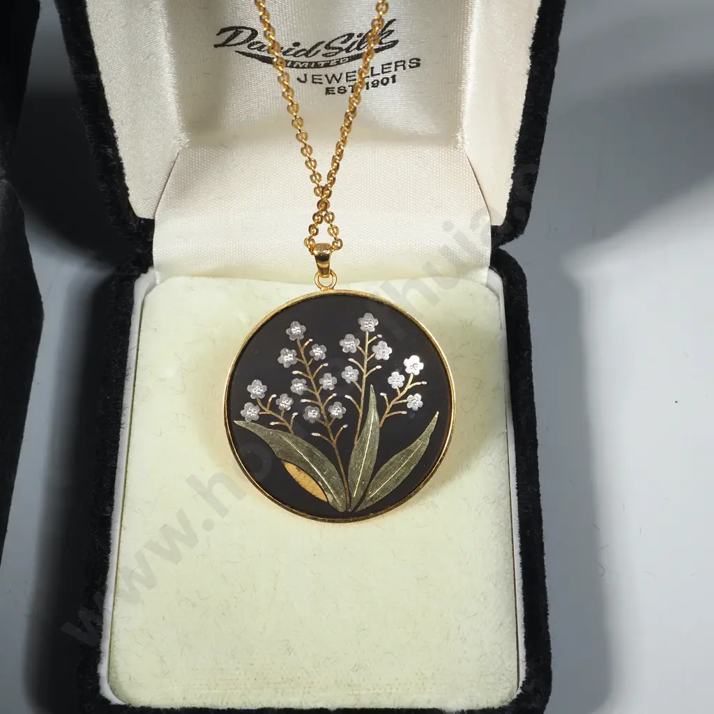 Two Cased Pieces of Costume Jewellery - Both A/F  Image 1++