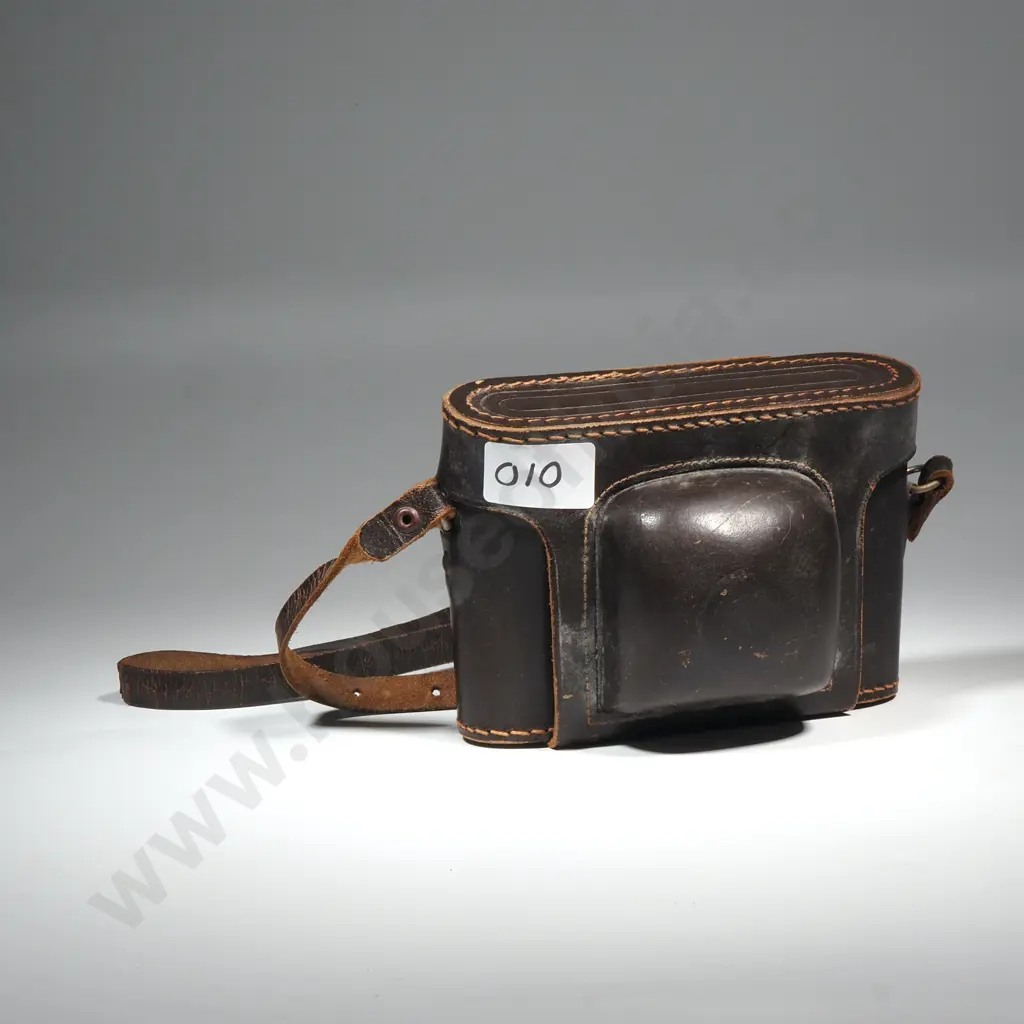 Vivitar Auto Thryistor 283 Flash w Shoe Mount in Leather Case Image 1++