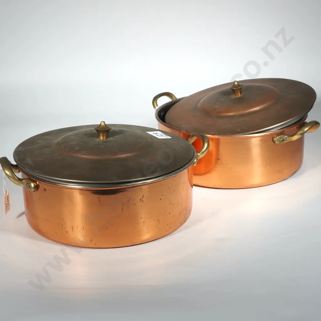 Pair of Lidded Copper Pots with Brass Handles & Finials. Image 1++