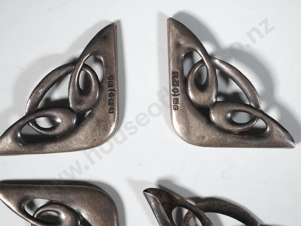 Ornate Sterling Silver Corners. Image 1++