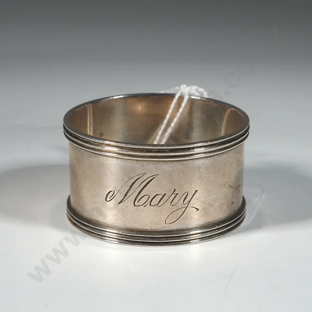 Sterling Silver Napkin Ring With Plain Body. Image 1++