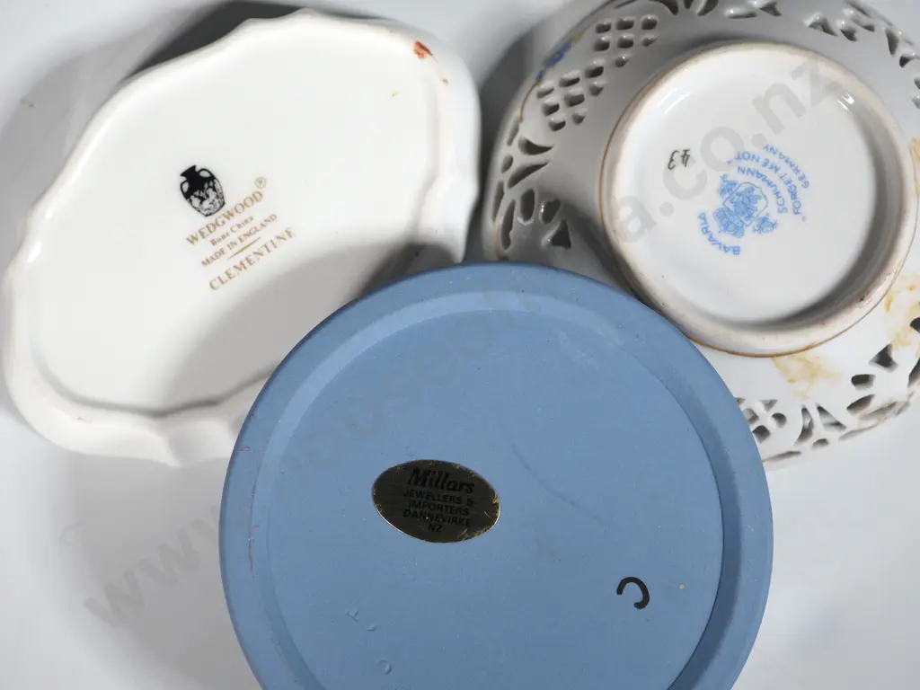 Bavarian Schumann  Basket & Two Wedgwood Items. Image 1++