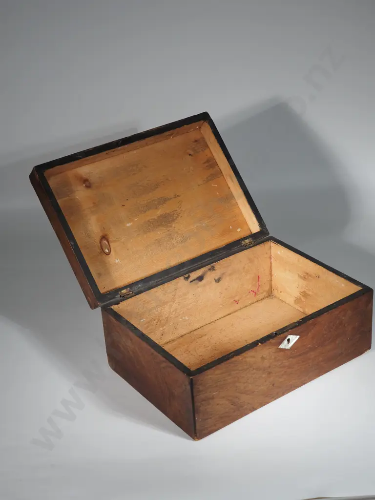 Small Antique Wooden Chest. Image 1++