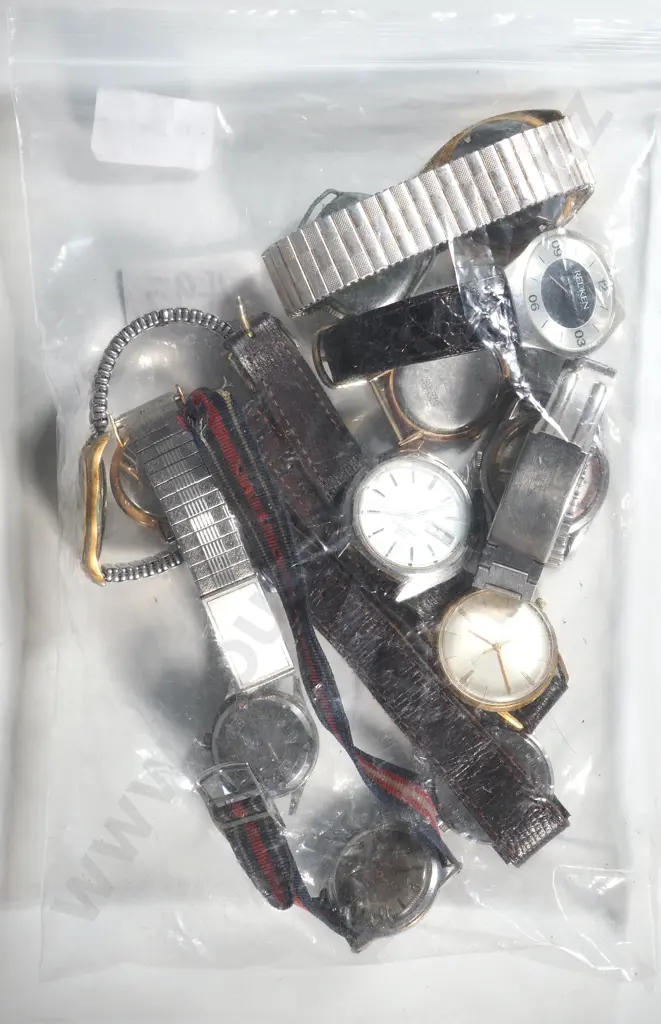 Twelve Vintage Gents Wristwatches. Image 1++