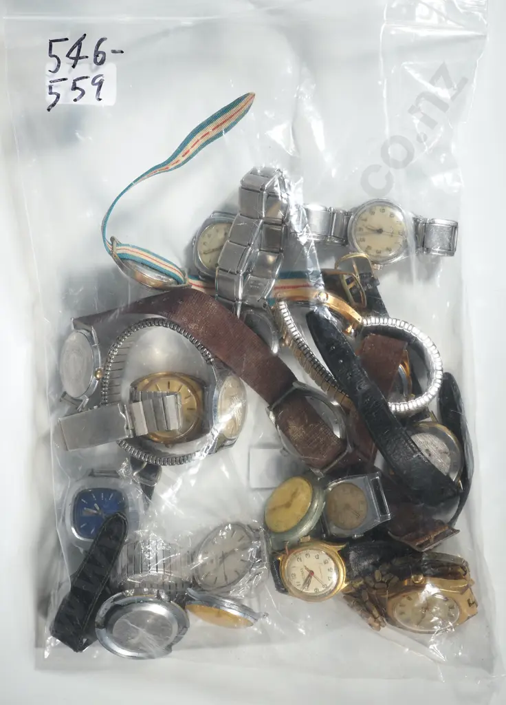 Lot of Twenty Vintage Gents Watches. Image 1++