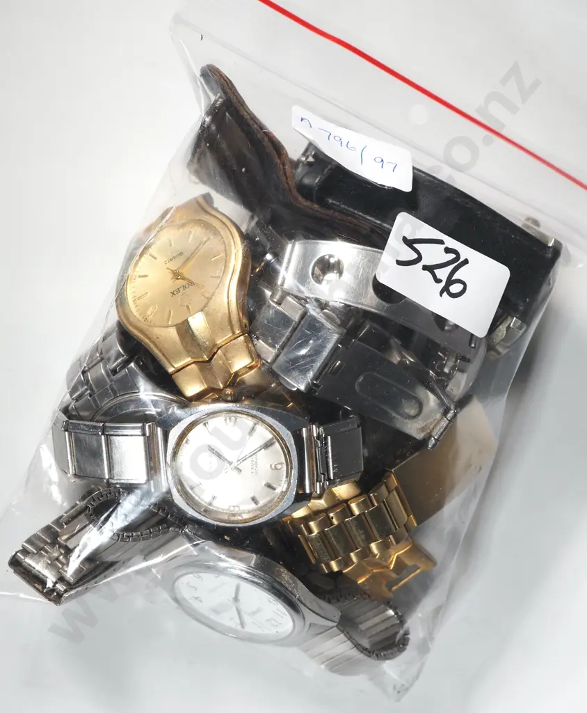 Lot of Eleven Vintage Gents Wristwatches. Image 1++
