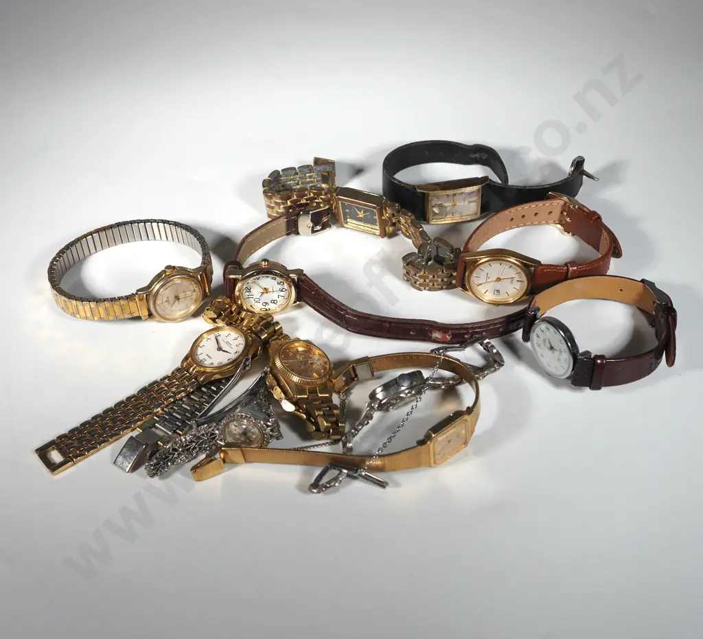 Assorted Lot of Ten Vintage Ladies Wristwatches. Image 1++