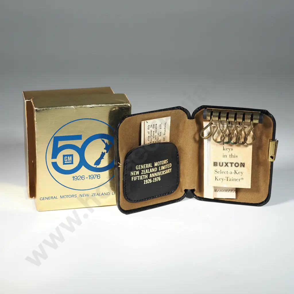 General Motors 50th Anniversary Buxton Key Ring Holder in Original Box. Image 1++