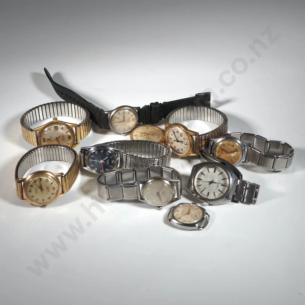 Assorted Lot of Ten Vintage Gents Wristwatches. Image 1++