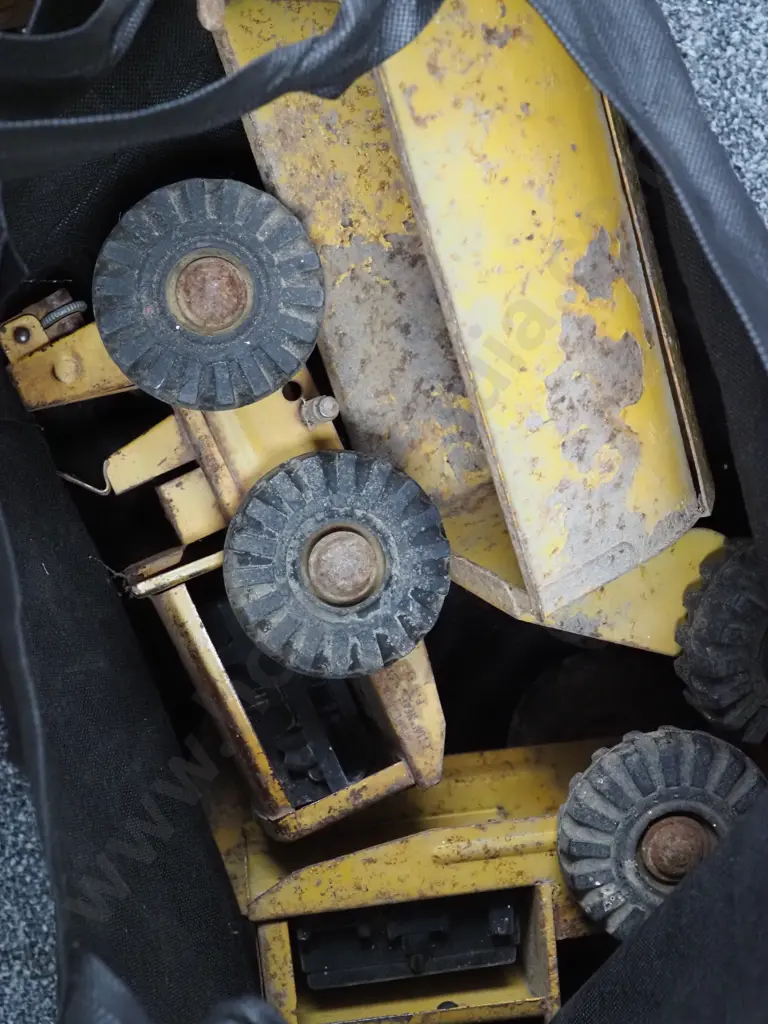 Vintage Log Hauler  & Earth Moving Vehicle. Image 1++