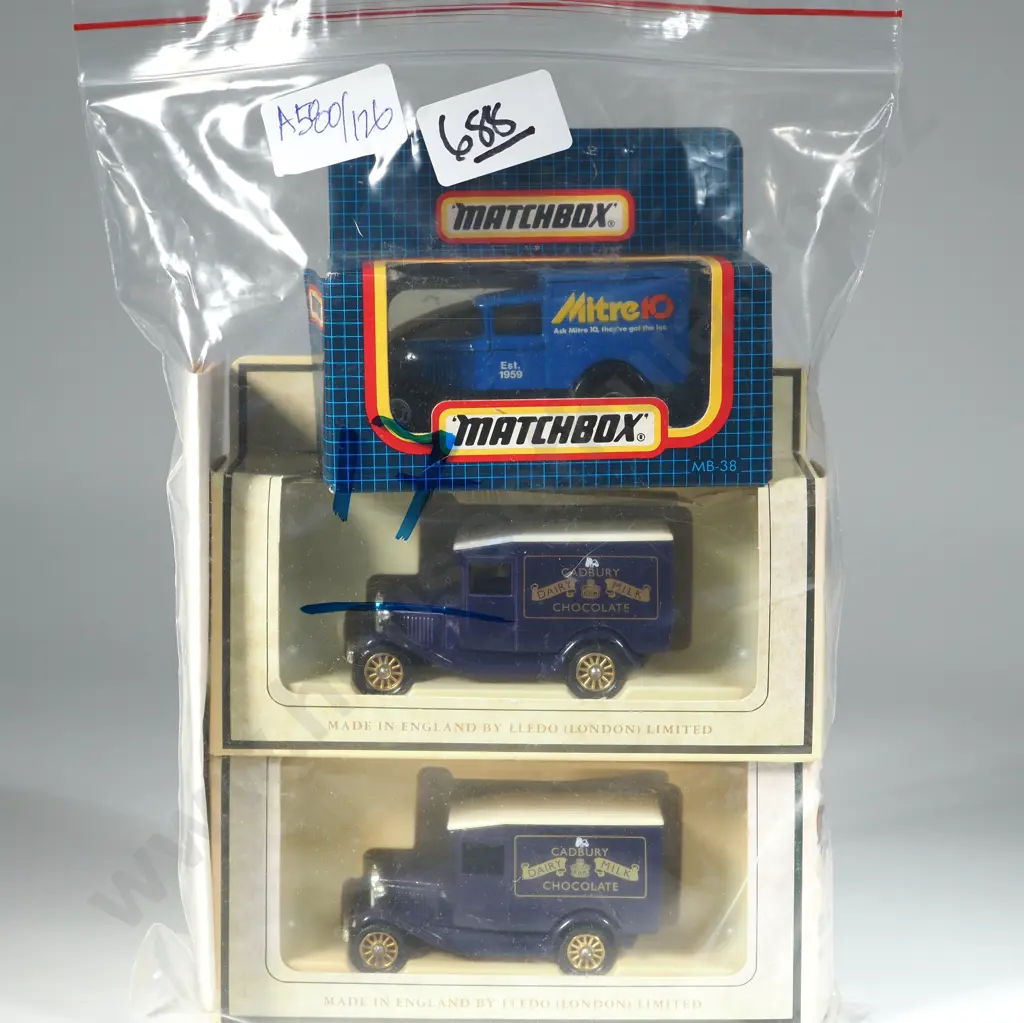 Three Cased Matchbox Cars. Image 1++