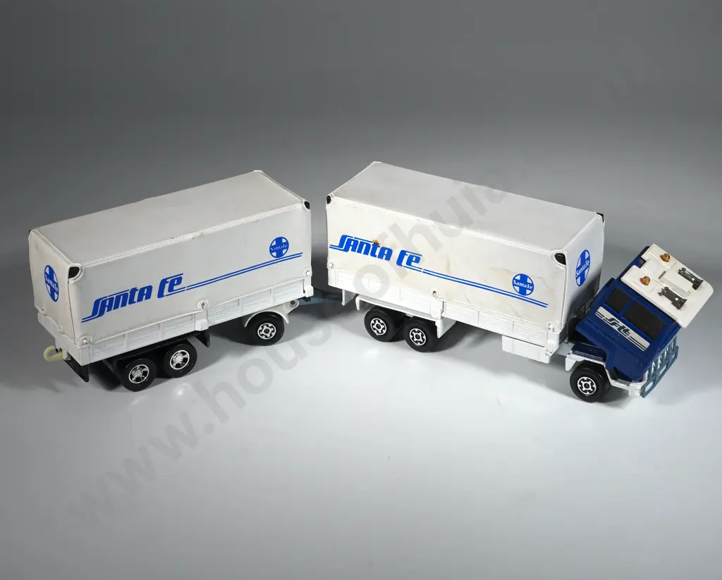 Matchbox Models of Yesteryear - Santa Fe Truck and Trailer. Image 1++