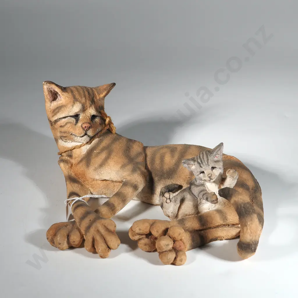 Country Artists Orange Resin Cat w Kitten. Image 1++