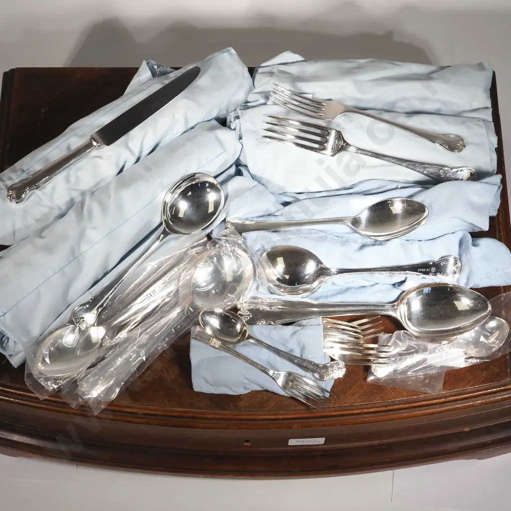 Vintage Oak Canteen (No Flatware) & a Quantity of  Modern EP Flatware. Image 1++